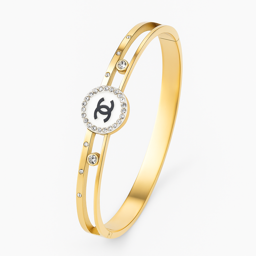 ChicLuxe Emblem Bangle – Gold Edition