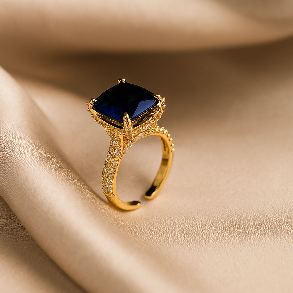 Emerald Elegance Ring Gold