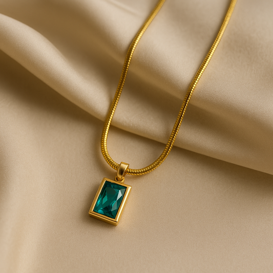 Emerald Luxe Pendant Necklace