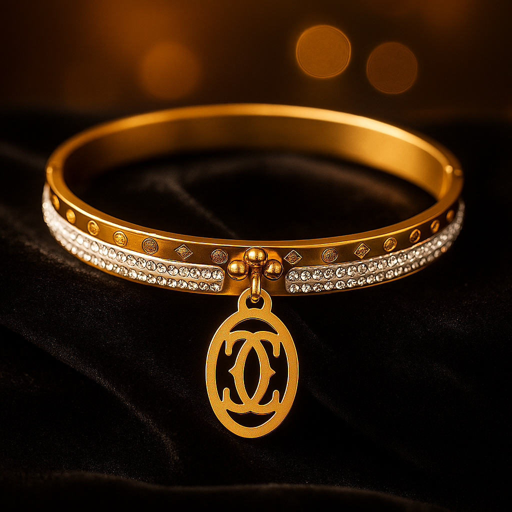 Luxe Emblem Charm Bangle