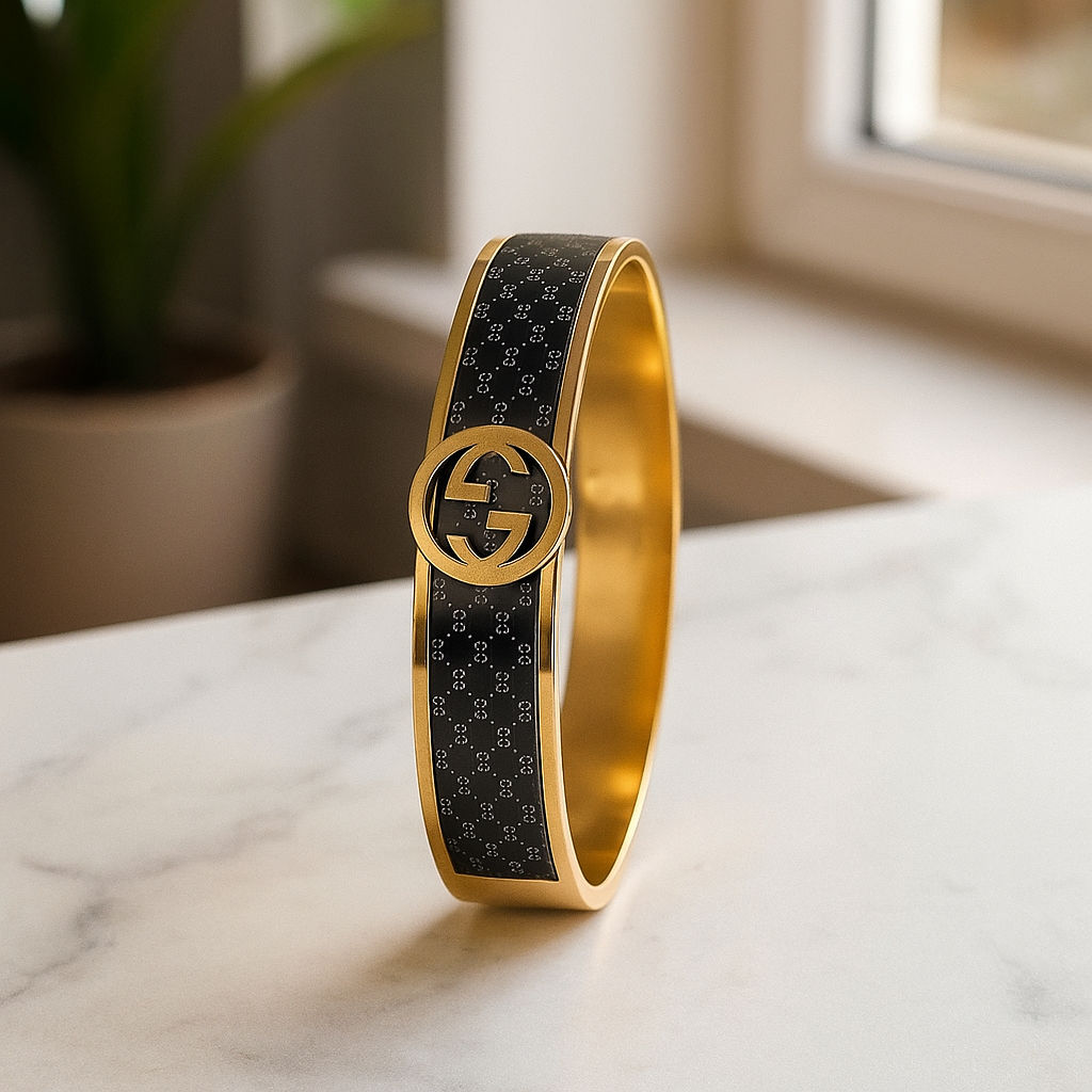 Gucci Noir Luxe Emblem Bracelet