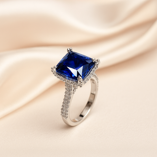 Emerald Elegance Ring Silver