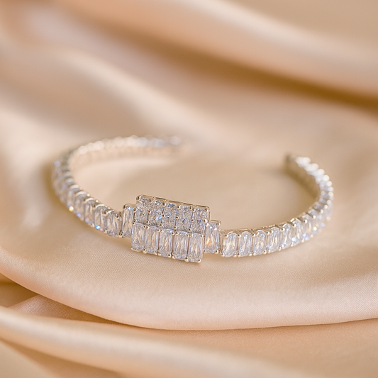 Elegance Bangle: Cubic Zirconia Luxury Bracelet